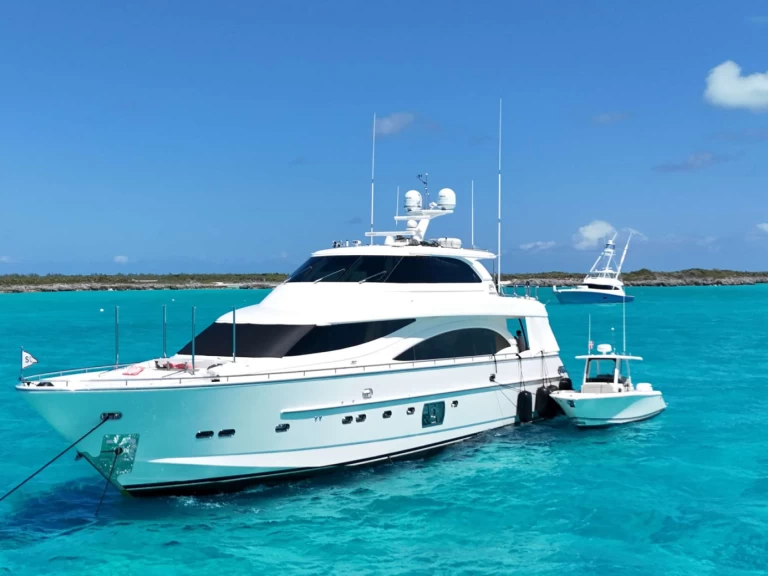 Luxury Yacht rental with or without captain Horizon Nassau
