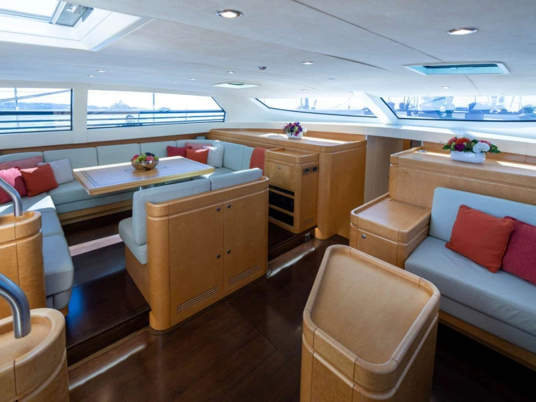 Cnb-Bordeaux LADY 8 charter bareboat or captained in  Southampton