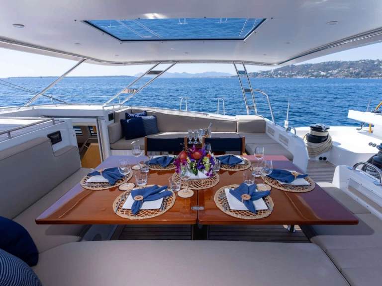 Rent a Cnb-Bordeaux LADY 8 Southampton