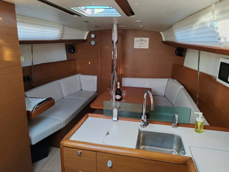 Yacht charter Drage cheap Sun Odyssey 389