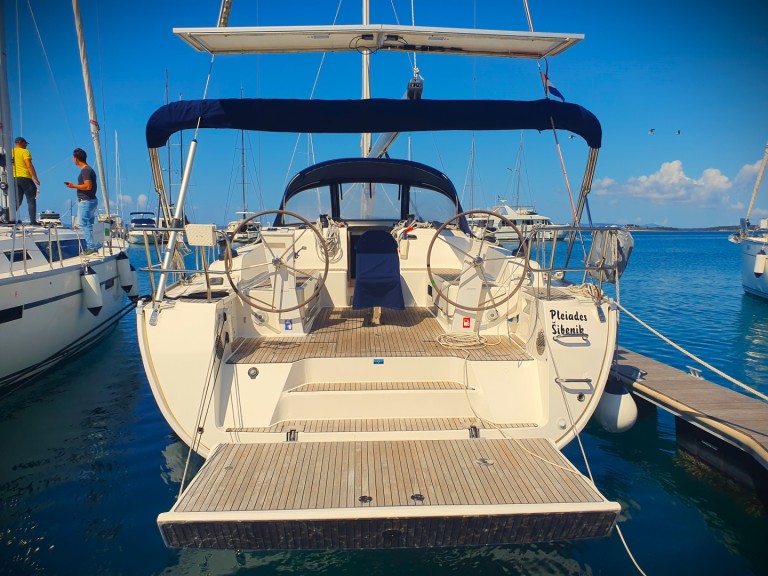 Boat rental Bavaria Cruiser 46 in Drage on Samboat