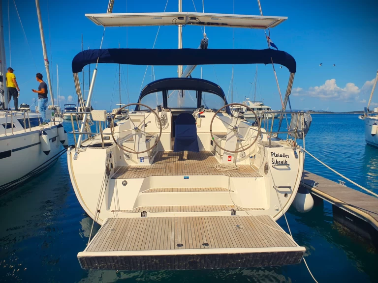 Boat rental Bavaria Cruiser 46 in Drage on Samboat