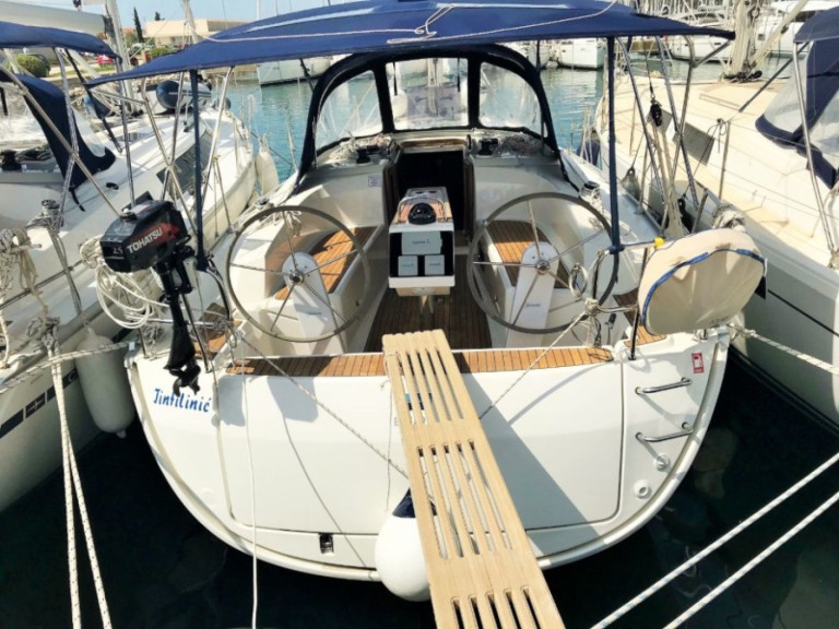 Sailboat rental in Drage - Bavaria Cruiser 34
