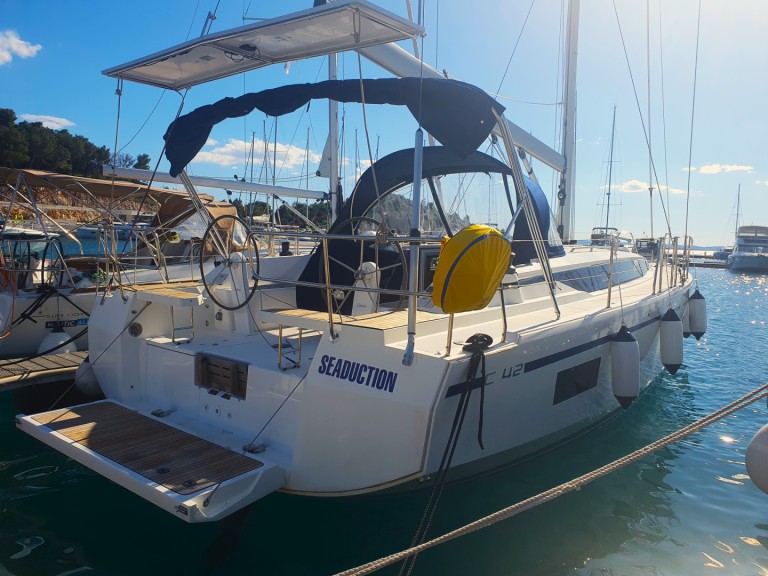 Sailboat rental in Drage - Bavaria Bavaria C42