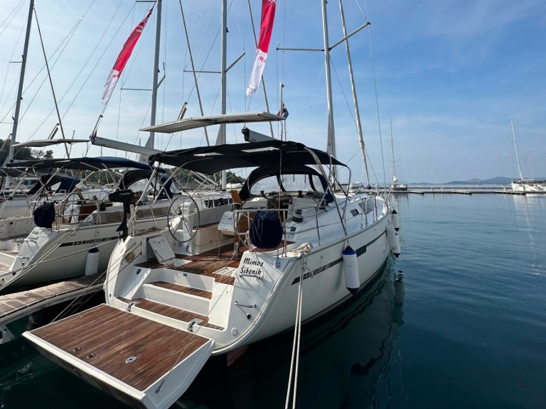 Boat rental Bavaria Cruiser 46 in Drage on Samboat