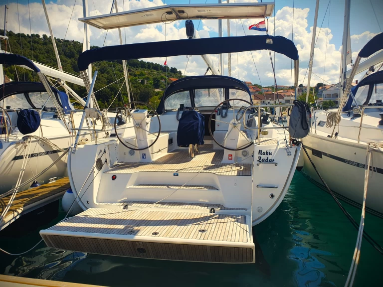 Sailboat for rent Drage at the best price