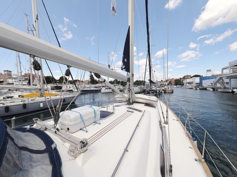 Rent a Bavaria Cruiser 50 Volos