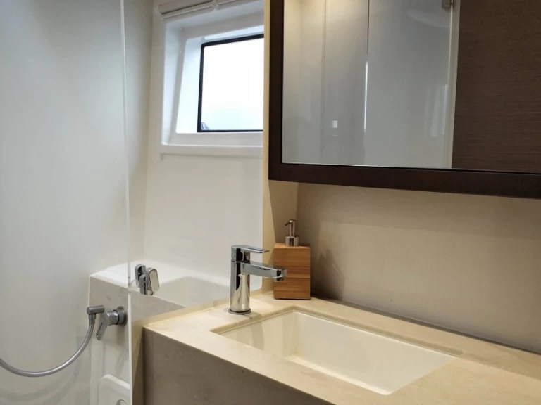 Lagoon Lagoon 46 in Lávrio on SamBoat