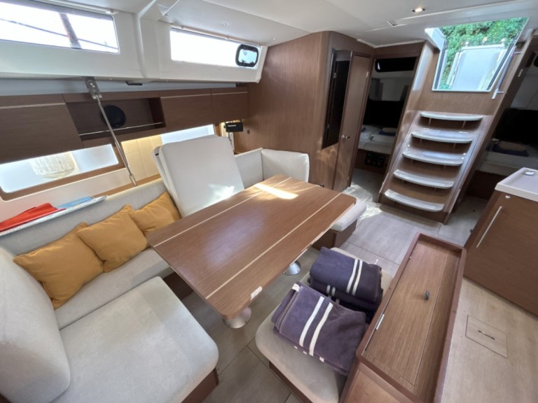 Sailboat rental in Split - Bénéteau Oceanis 46.1