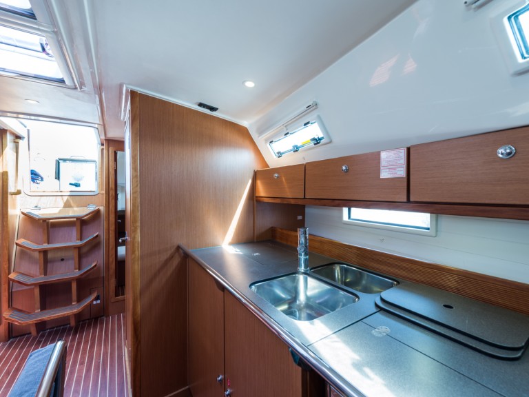 Boat rental Bavaria Bavaria 40 Cruiser in Kavála on Samboat