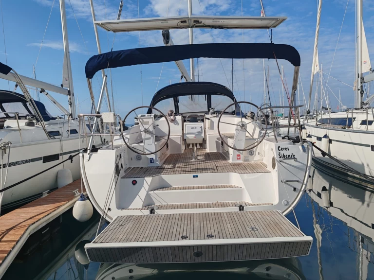 Rent a Bavaria Cruiser 46 Drage