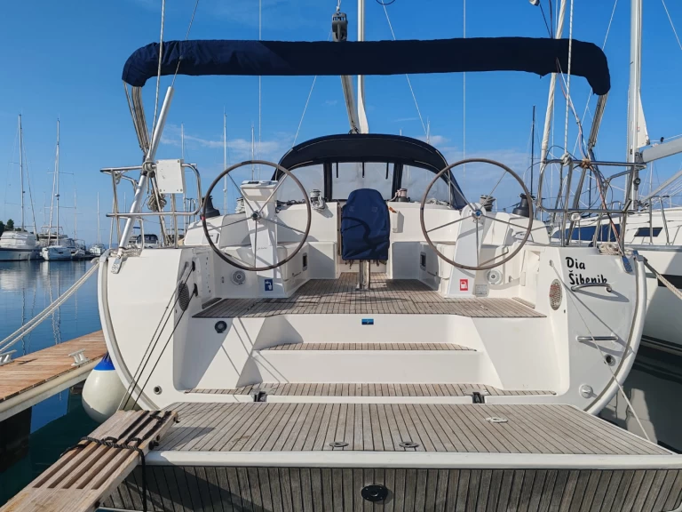 Boat rental Bavaria Cruiser 46 in Drage on Samboat