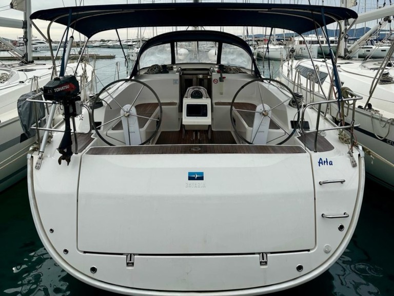Bareboat Rental Sailboat Bavaria with a boat licence