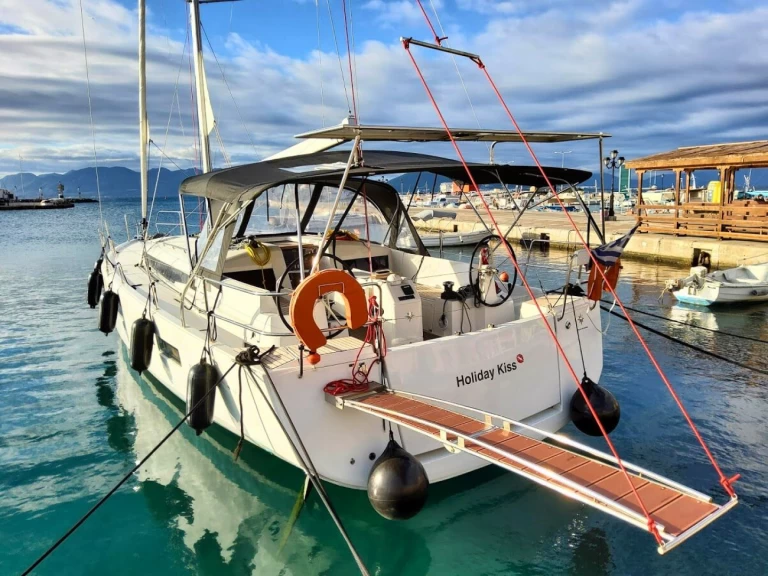 Jeanneau Sun Odyssey 440 in Rhodes (City) on SamBoat