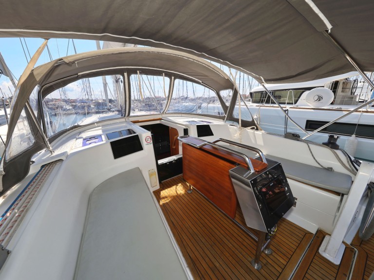 Rent a Hanse Hanse 385 Biograd na Moru