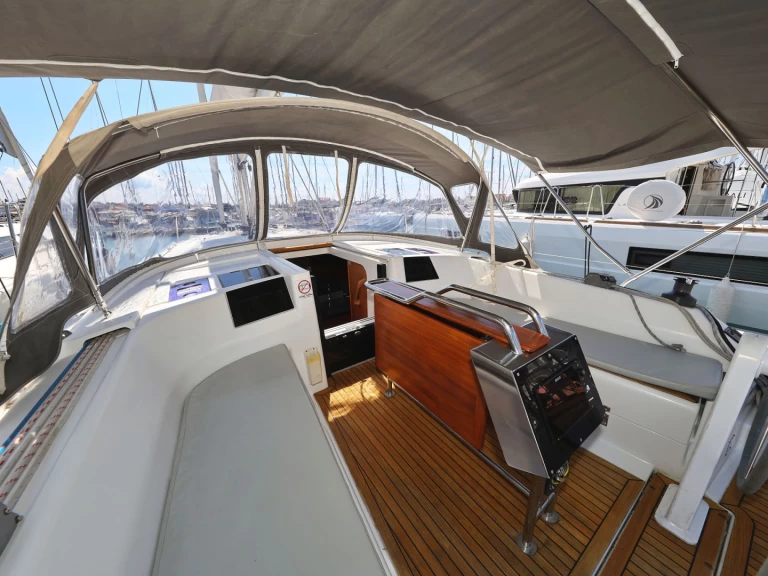 Rent a Hanse Hanse 385 Biograd na Moru