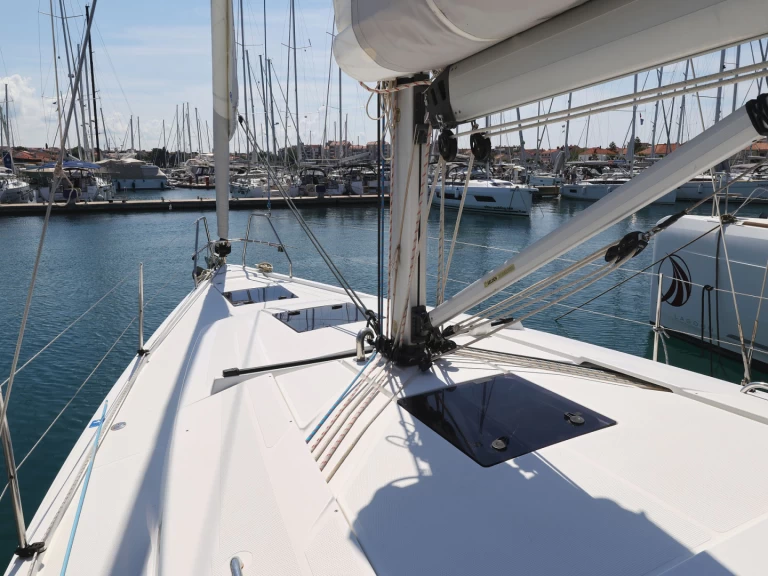 Sailboat rental in Biograd na Moru - Hanse Hanse 385