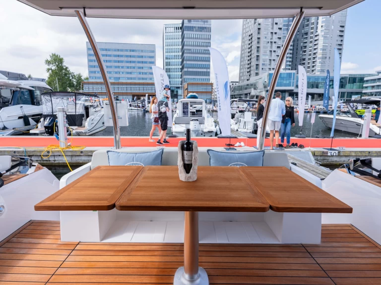 Boat rental Sessa Marine Sessa F48 in Sukošan on Samboat