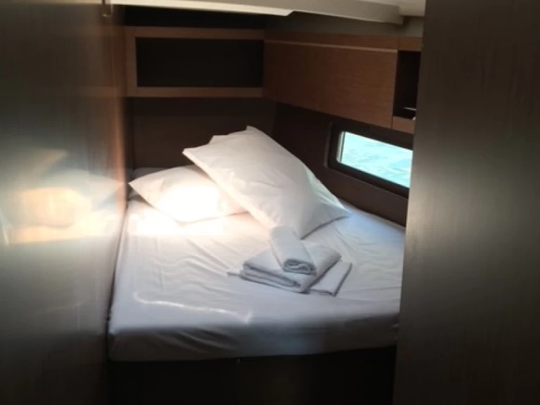 Bareboat Rental Sailboat Bénéteau with a boat licence