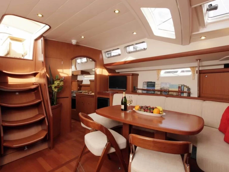 Sailboat rental with or without captain Bénéteau Punat