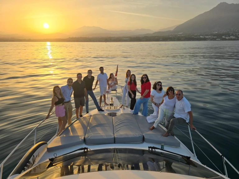 Yacht charter Marbella cheap Majestic 46 Fly