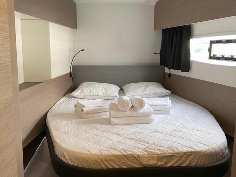 Catamaran rental with or without captain Fountaine Pajot Níkiti