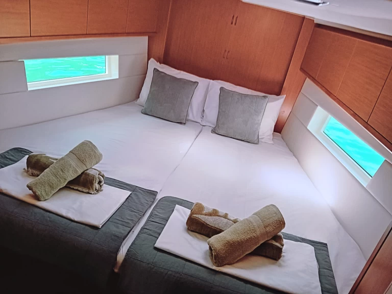 Sailboat rental in Vlycho - Bavaria Bavaria C45 Holiday