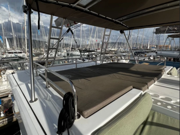 Bareboat Rental Catamaran Bali with a boat licence