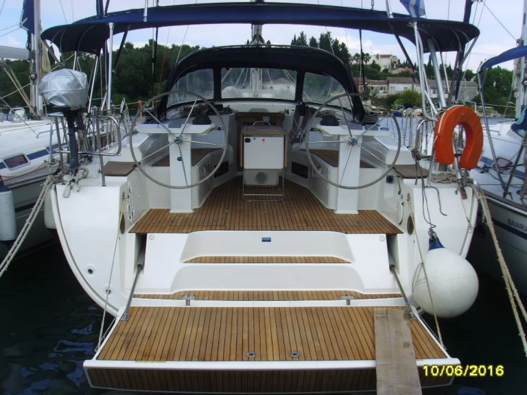 Bareboat Rental Sailboat Bavaria with a boat licence