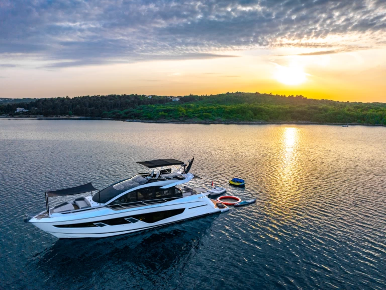 Yacht charter Split cheap Sunseeker 65