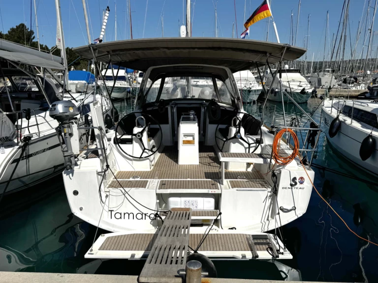 Sailboat for rent Rogoznica at the best price