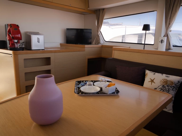 Rent a Lagoon Lagoon 42 Castellammare del Golfo