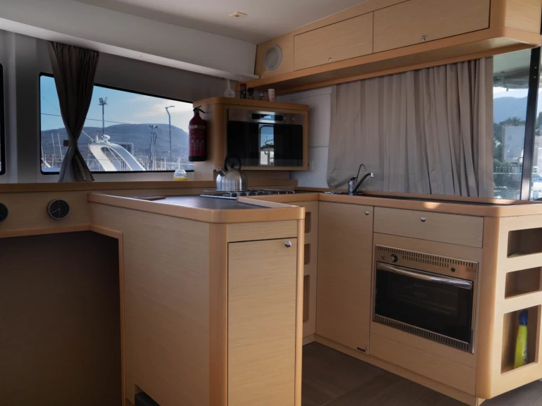 Yacht charter Castellammare del Golfo cheap Lagoon 42