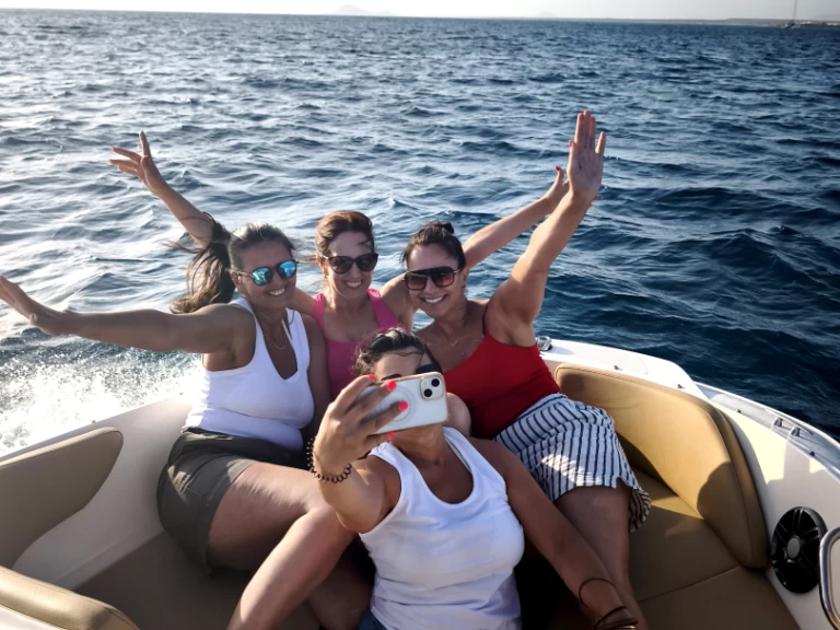 Rent a Sea Ray SPX 210 Sal Island