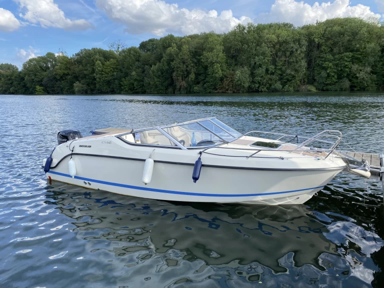 Rent a Quicksilver Activ 645 Cruiser Paris
