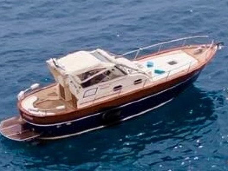 Motorboat rental with or without captain Acquaviva Salerno