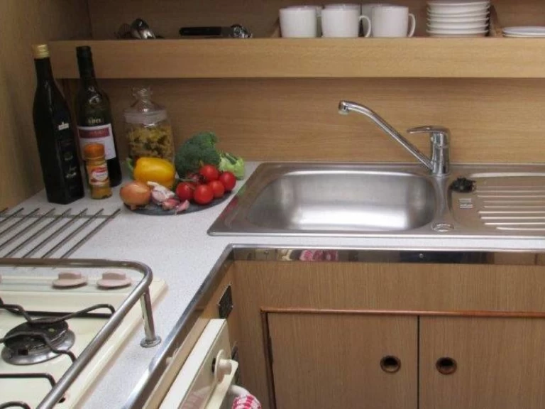 Rent a Le Boat Curlew WHS Spean Bridge