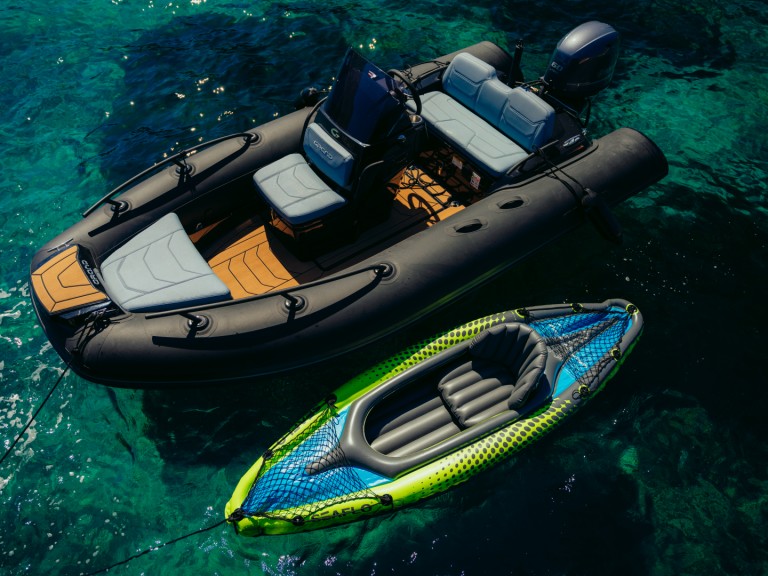  Moon Yacht 65 in Lávrio on SamBoat