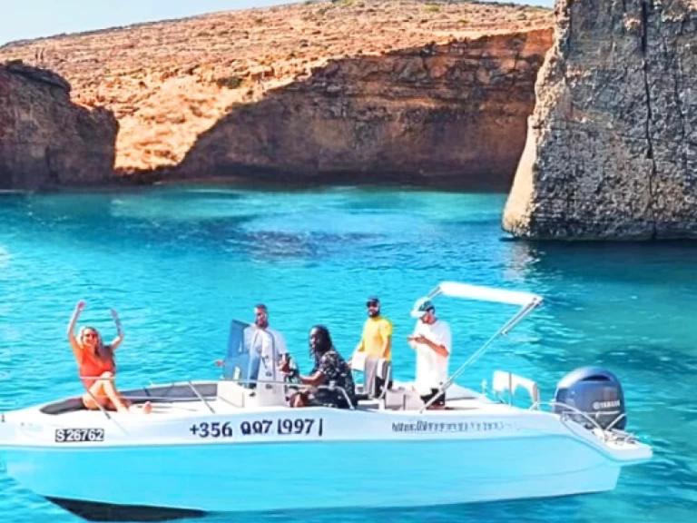Rent a Bluemax 23 Open Boat  Comino