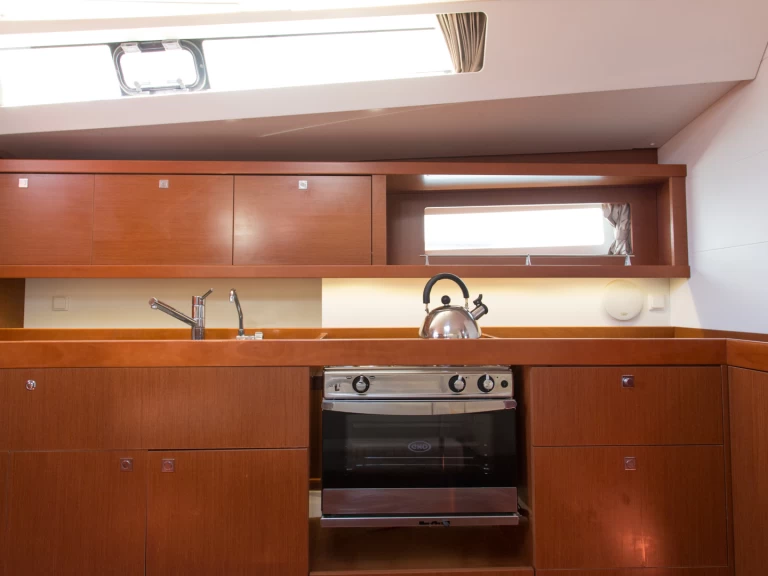 Bénéteau Oceanis 45 charter bareboat or captained in  Lefkáda