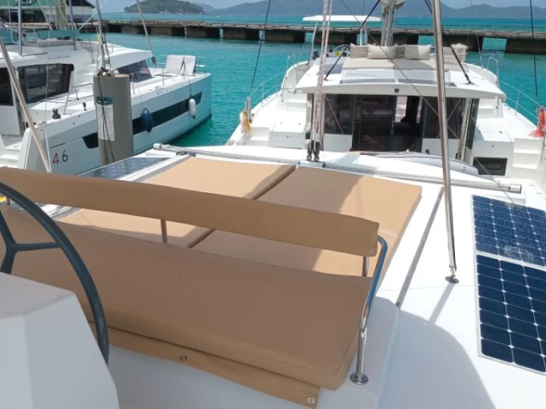 Yacht charter Praslin Island cheap Bali 4.5