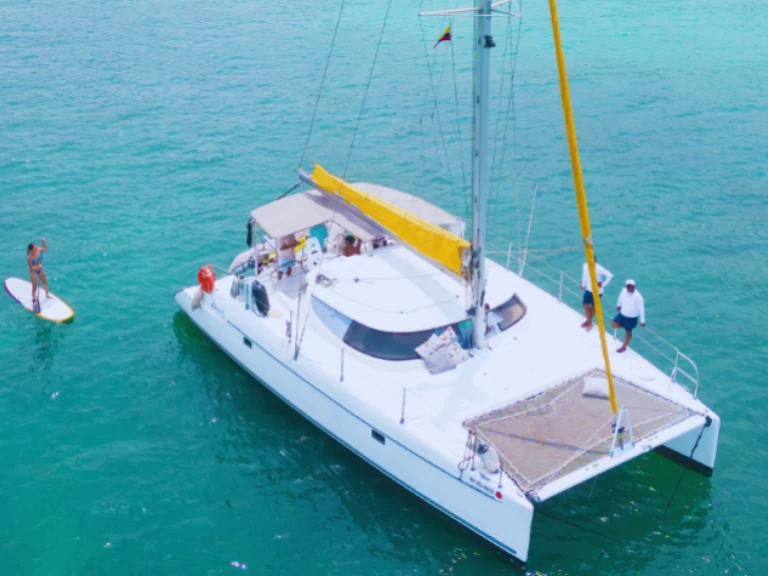 Rent a Fountaine Pajot Lavezzi 40 Cartagena