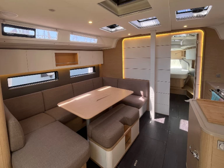 Dufour Dufour 41 in Bandol on SamBoat