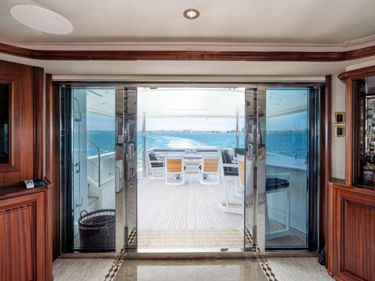 Bareboat Rental Luxury Yacht Westport with a boat licence