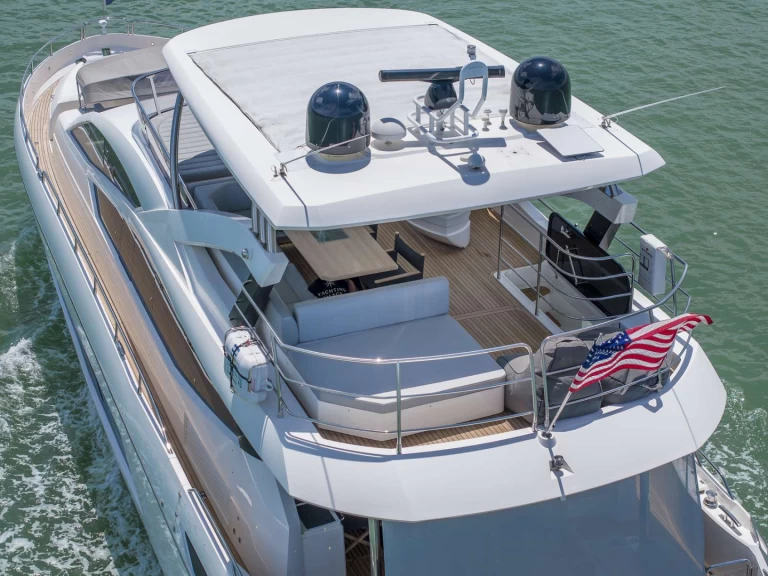 Yacht charter Bahamas cheap Helios