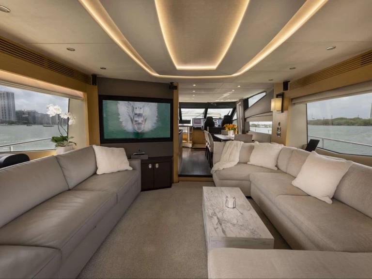 Boat rental Sunseeker Helios in Bahamas on Samboat