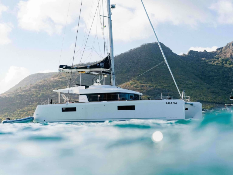 Bareboat Rental Luxury Yacht Lagoon with a boat licence