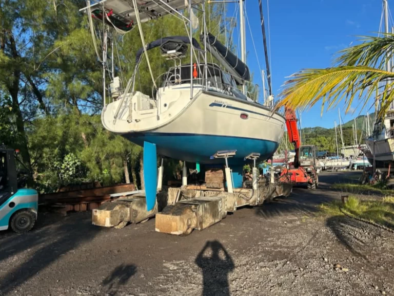 Bavaria Bavaria 39 Cruiser charter bareboat or captained in  Punaauia