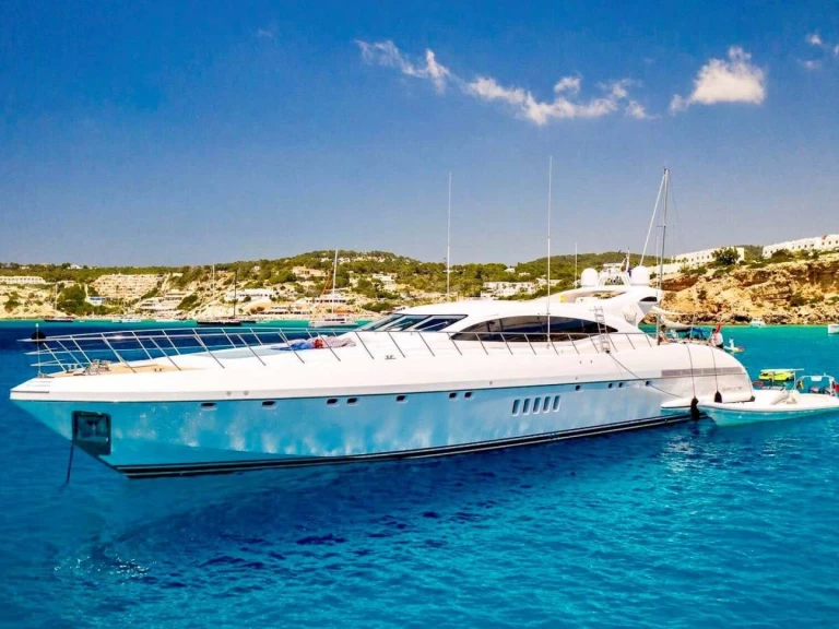 Bareboat Rental Luxury Yacht Mangusta with a boat licence