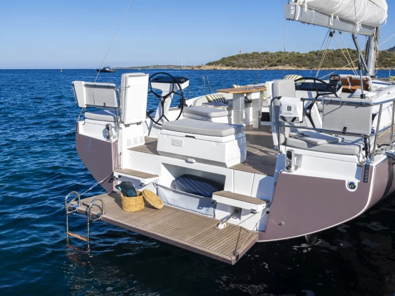 Yacht charter Split cheap Oceanis 52 - 3 cab.